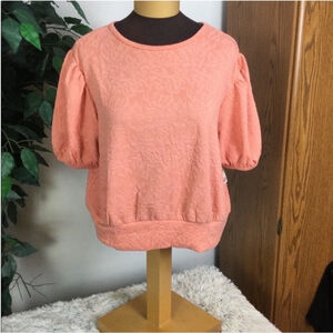 SO pullover top Woman's Juniors size XL peach short elastic sleeves NWT